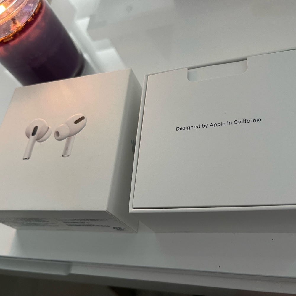 Air Pods Pro 1st generation with charging case and original box